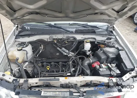 2011 Ford Escape Xlt from USA, damaged, VIN 1FMCU0D78BKB09527